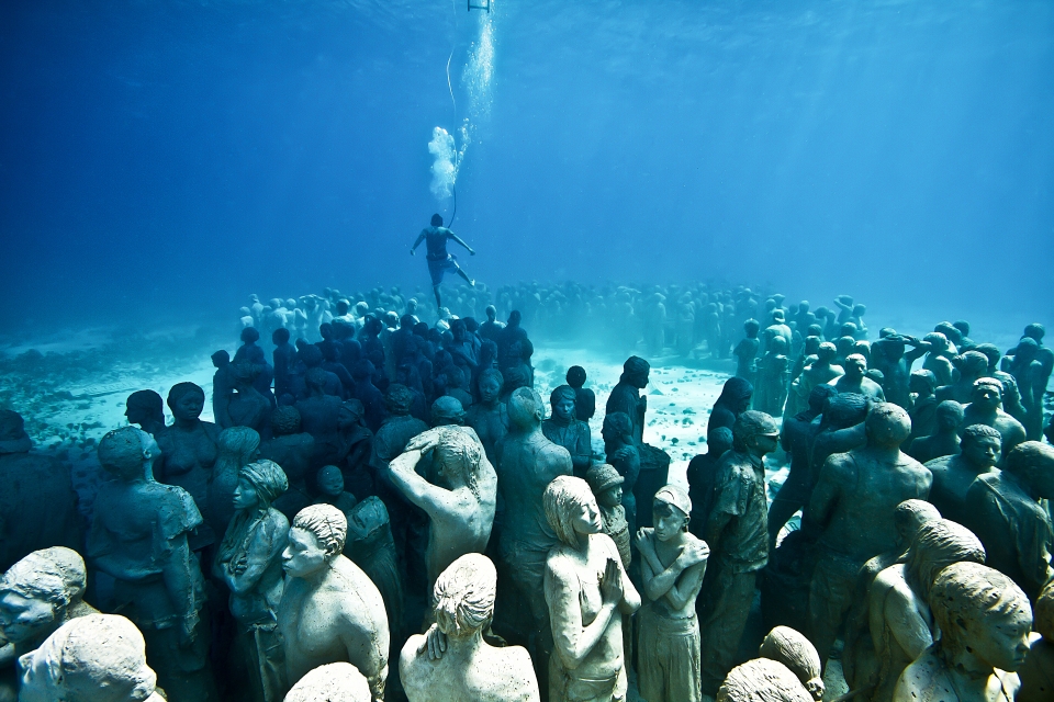 Las esculturas submarinas de Jason deCaires Silent_evolution_001_jason-decaires-taylor_sculpture