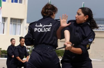 ALGERIE: les femmes dans la lutte d'indépendance. 2587120307_small_1