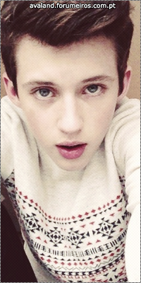 Troye Sivan 17650149_Ts3q0