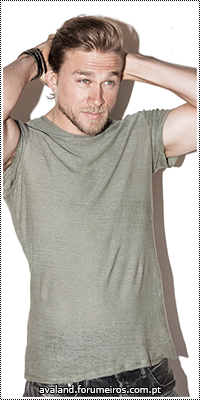 Charlie Hunnam 18670495_8BqSP