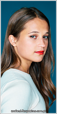 Alicia Vikander 19908909_CZ37T