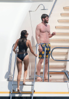 Nina Dobrev and Asustin Stowell enjoy the ocean off the cost the French Riviera (July 26) 1hxNvIy9