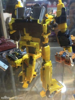 [Masterpiece Tiers] BADCUBE OTS-08 SUNSURGE aka SUNSTREAKER - Sortie Janvier 2016 - Page 2 2y8A7jki