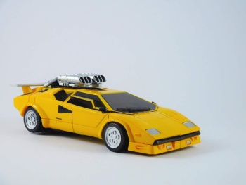 [Omnigonix] Produit Tiers - Jouet V-01 Spinout - aka Sunstreaker/Solo - Page 4 3Vw29w8U