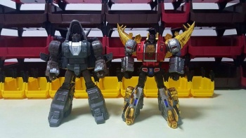 [GigaPower] Produit Tiers - Jouets HQ-01 Superator + HQ-02 Grassor + HQ-03 Guttur + HQ-04 Graviter + HQ-05 Gaudenter - aka Dinobots - Page 4 6Cw9faqG