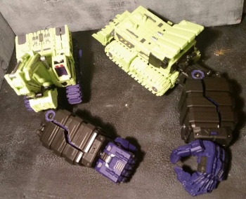 [Combiners Tiers] TOYWORLD TW-C CONSTRUCTOR aka DEVASTATOR - Sortie 2016 - Page 9 8b0goTXb