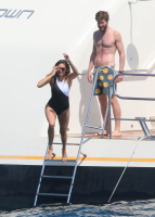 Nina Dobrev and Asustin Stowell enjoy the ocean off the cost the French Riviera (July 26) BPHW7d1E