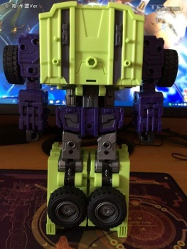 [Toyworld] Produit Tiers - Jouet TW-C Constructor aka Devastator/Dévastateur (Version vert G1 et jaune G2) - Page 6 Fdn9t1ya