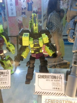 [Combiners Tiers] GENERATION-TOY GRAVITY BUILDER aka DEVASTATOR - Sortie 2015-2016 - Page 4 HEpSKMtZ