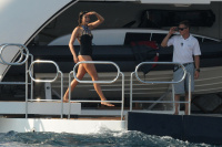 Nina Dobrev vacationing with friends in Saint-Tropez (July 21) HXqoDakE