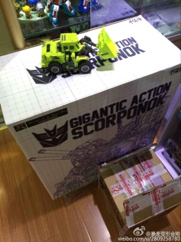 [Combiners Tiers] GENERATION-TOY GRAVITY BUILDER aka DEVASTATOR - Sortie 2015-2016 - Page 3 JGY51z2y