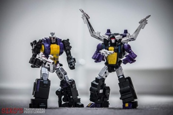 [Fanstoys] Produit Tiers - Jouet FT-12 Grenadier / FT-13 Mercenary / FT-14 Forager - aka Insecticons - Page 3 U3oVm8kL