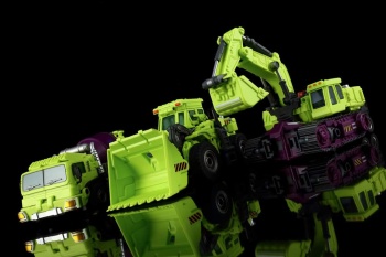 [Combiners Tiers] GENERATION-TOY GRAVITY BUILDER aka DEVASTATOR - Sortie 2015-2016 - Page 9 WUXJ0iUR