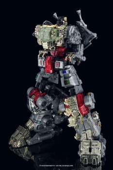 [Combiners Tiers] G-CREATIONS SHURAKING aka COMBINER DINOBOT - Sortie 2015-2016 - Page 4 FETQMFND