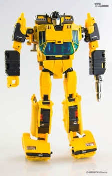 [Masterpiece Tiers] BADCUBE OTS-08 SUNSURGE aka SUNSTREAKER - Sortie Janvier 2016 - Page 4 IPzLyTx8