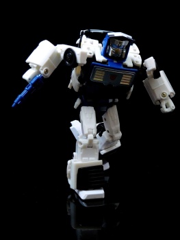 [Masterpiece Tiers] X-TRANSBOTS MM-VII HATCH aka TAILGATE - Sortie Fevrier 2016 - Page 3 SiM7RDEa