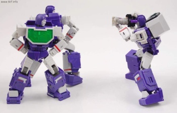[Masterpiece Tiers] MAKETOYS MTRM-07 VISUALIZERS aka REFLECTOR - Sortie Septembre 2015 - Page 2 WUbXiqR6