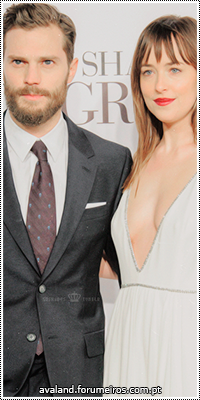 Dakota Johnson & Jamie Dornan 18685211_tq4Bs