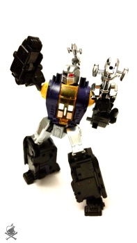 [Masterpiece Tiers] BADCUBE EVIL BUG CORP COLLECTOR aka INSECTICONS - Sortie Octobre 2015 19QLAjew