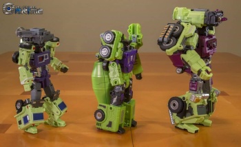 [Combiners Tiers] GENERATION-TOY GRAVITY BUILDER aka DEVASTATOR - Sortie 2015-2016 - Page 3 Bp7FB5BP