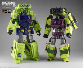 [Toyworld] Produit Tiers - Jouet TW-C Constructor aka Devastator/Dévastateur (Version vert G1 et jaune G2) - Page 5 HTGysxd3