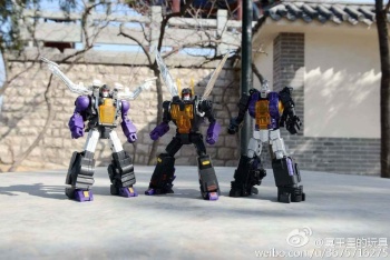 [Fanstoys] Produit Tiers - Jouet FT-12 Grenadier / FT-13 Mercenary / FT-14 Forager - aka Insecticons - Page 3 HfCb9dc6