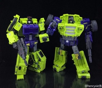 [Combiners Tiers] TOYWORLD TW-C CONSTRUCTOR aka DEVASTATOR - Sortie 2016 - Page 15 HhAVEHws