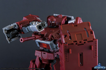 [Masterpiece Tiers] BADCUBE OTS-04 WARDOG aka WARPATH - Sortie Mai 2015 - Page 3 LjPx5Whx