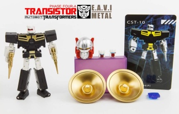 [Masterpiece Tiers] KFC TOYS TRANSISTOR PURE RED aka BLASTER - Sortie Janvier 2015 RMQpwFIC