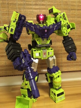 [Toyworld] Produit Tiers - Jouet TW-C Constructor aka Devastator/Dévastateur (Version vert G1 et jaune G2) - Page 6 XAqU3QAM