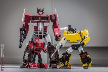 [Masterpiece Takara Tomy] MP-10R BATHING APE RED CAMO OPTIMUS PRIME - Sortie Novembre 2015 - Page 2 A5BtKKIA