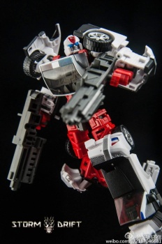 [Combiners Tiers] MAKETOYS MTCM-04 GUARDIA aka DEFENSOR - 2015-2016 - Page 4 BxsuBpTL