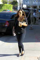 Nina Dobrev with Hilary at Alfred Coffee & Kitchen in West Hollywood (July 29) F2BHvQwI