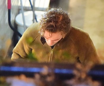 28 Enero - Nuevas Fotos de Rob en NY, hoy!!!! FPnitDRZ