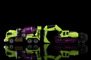 [Combiners Tiers] GENERATION-TOY GRAVITY BUILDER aka DEVASTATOR - Sortie 2015-2016 - Page 9 FZeRCAcU