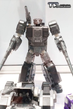 [Masterpiece Tiers] MAKETOYS MTRM-04 IRON WILL aka HARDHEAD - Sortie Fevrier 2016 - Page 2 IaFV7KDX