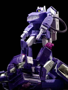 [Masterpiece Takara Tomy] MP-29 LASERWAVE aka SHOCKWAVE - Sortie Mars 2016 - Page 4 IvGmDNav