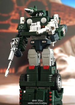 [Maketoys] Produit Tiers - Jouet MTRM-02 Gundog - aka Hound/Dépisteur - Page 2 POqOZ0GG