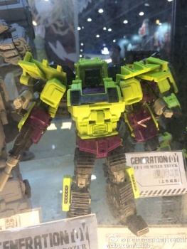 [Combiners Tiers] GENERATION-TOY GRAVITY BUILDER aka DEVASTATOR - Sortie 2015-2016 - Page 4 RvvdmaAp