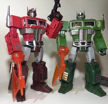 [Masterpiece Takara Tomy] MP-10R BATHING APE RED CAMO OPTIMUS PRIME - Sortie Novembre 2015 UhrYeqT5