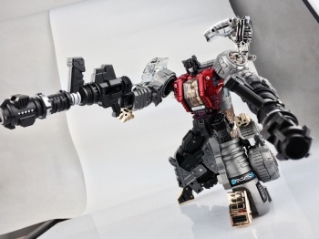 [Combiners Tiers] G-CREATIONS SHURAKING aka COMBINER DINOBOT - Sortie 2015-2016 - Page 2 VxlKEMsp