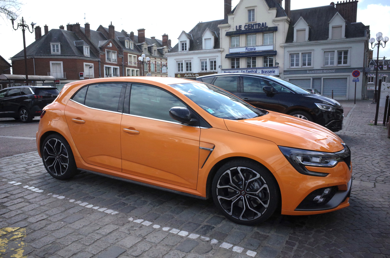 RENAULT MEGANE (4) RS 280 Cup (sur circuit) (2018-) - ESSAI