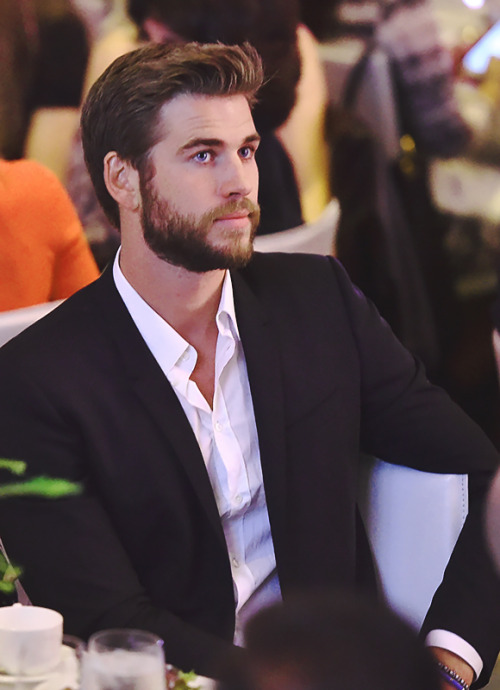 liam hemsworth.  - Página 11 Tumblr_of7e7ltsxh1ssh0p7o1_500