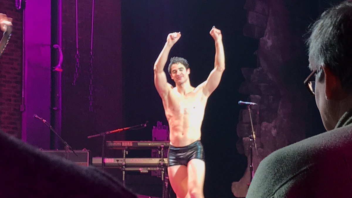 HedwigAndTheAngryInch - Pics, gifs, media videos, curtain call videos, stage door videos, and posts of "who saw Darren" in Hedwig and the Angry Inch--SF and L.A. (Tour),  - Page 7 Tumblr_ohbqn7Tl2E1uetdyxo1_1280