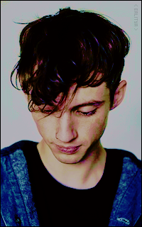 (c) Troye Sivan Tumblr_o8o5hdOdu71rry1nko5_250