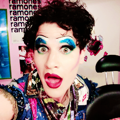 Hedwig - Pics and gifs of Darren in Hedwig and the Angry Inch on Broadway. Tumblr_nqivd3fIpm1qcuicqo3_250