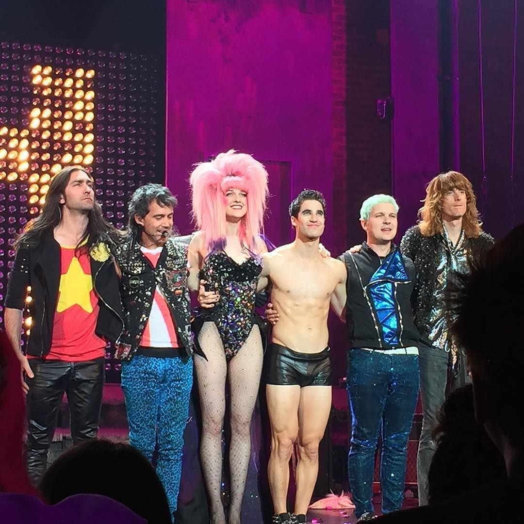 hedwigandtheangryinch - Pics, gifs, media videos, curtain call videos, stage door videos, and posts of "who saw Darren" in Hedwig and the Angry Inch--SF and L.A. (Tour),  - Page 6 Tumblr_ogjbzllRjT1ubd9qxo1_1280