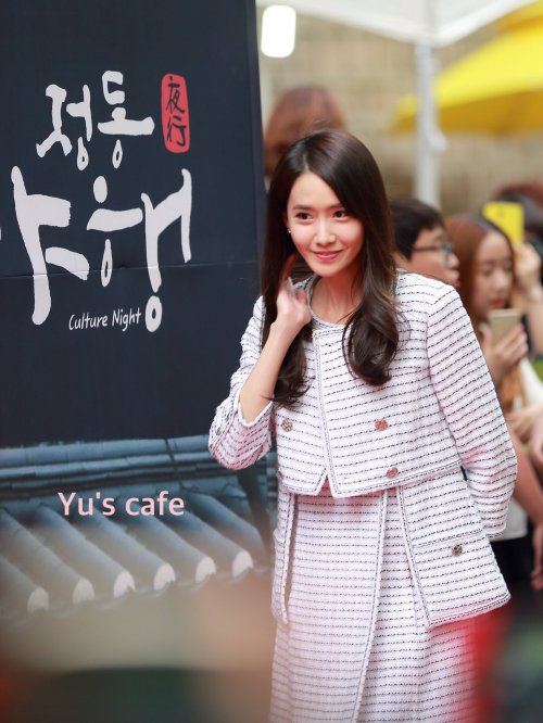 [PIC][29-05-2015]YoonA tham dự "Jung-gu Culture Night Festival" tại Deoksugung vào chiều nay - Page 4 Tumblr_o7y33lAmrI1sewbc1o1_500