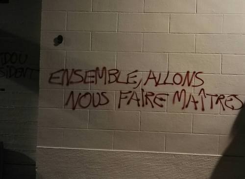 Les murs ont la parole. Tumblr_oemev4J3iy1vrof52o1_500