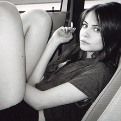 ✯Willa Holland. Tumblr_ny0x1c5wbo1skq8abo3_250